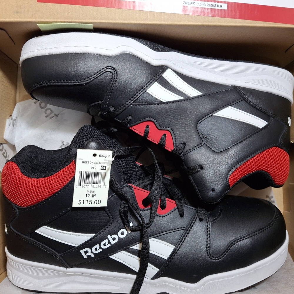Reebok Men's Black and Red Sneakers